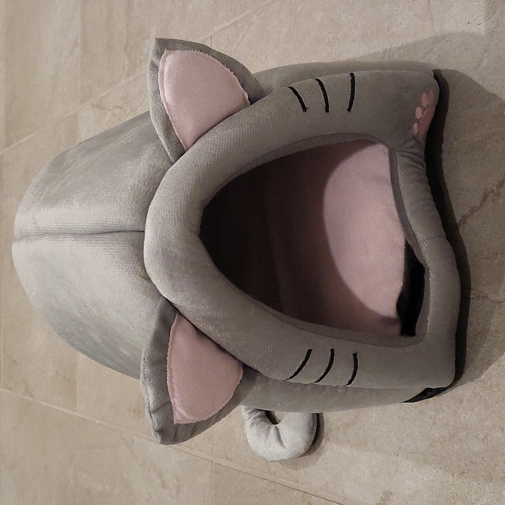 NWT SHEIN Small Pet Bed
